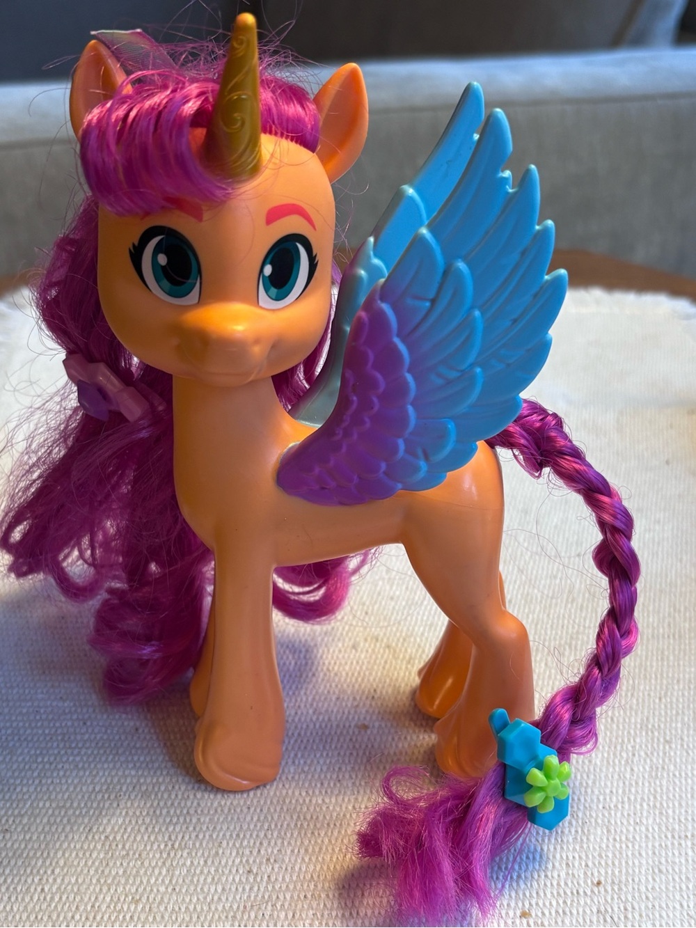 My Little Pony: Make Your Mark Toy Ribbon Hairstyles Sunny Starscout - 6" Inch